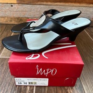 Black Women's Sandals with Faux Lambskin Ornament